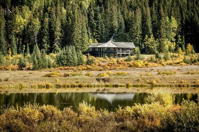 1 Moose Hollow , Rural Foothills County