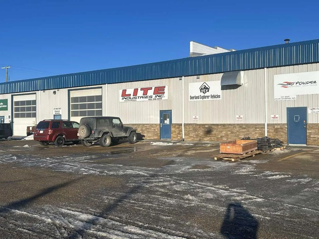 110 & 140 8319 Chiles Industrial Avenue , Red Deer
