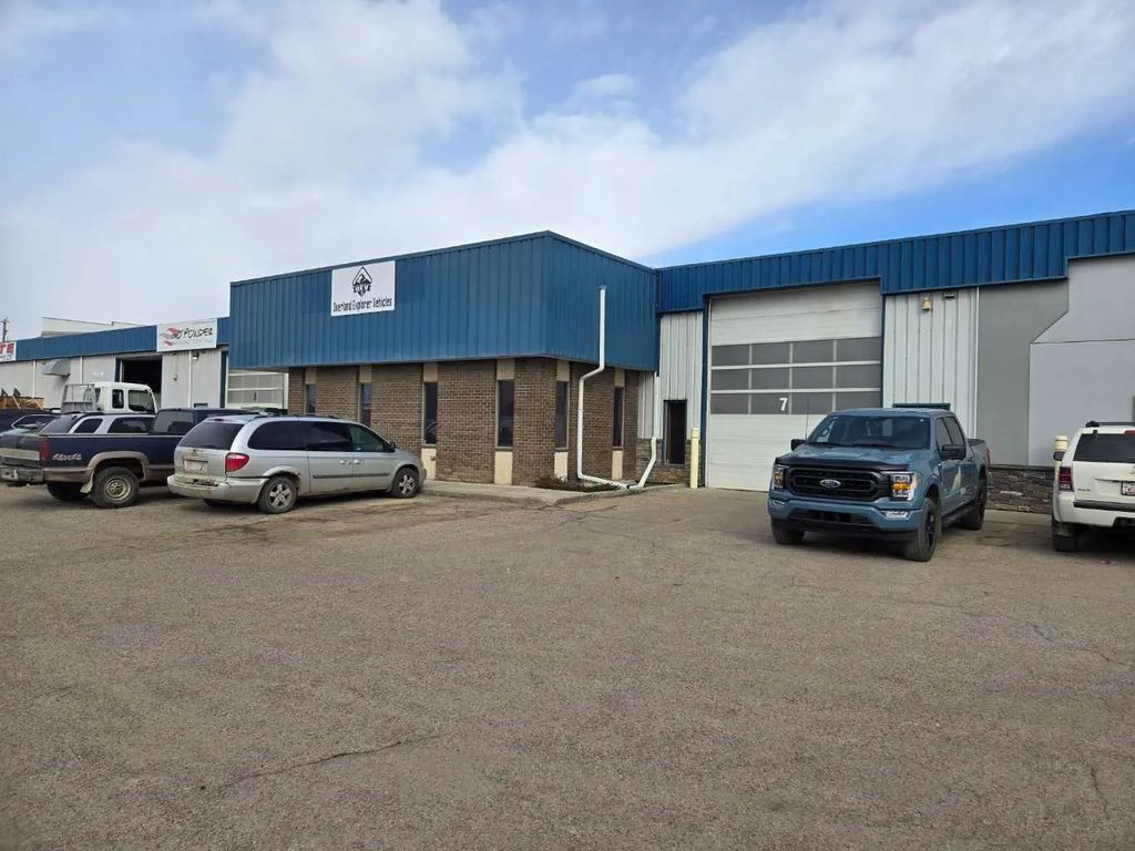 170 8319 Chiles Industrial Avenue , Red Deer