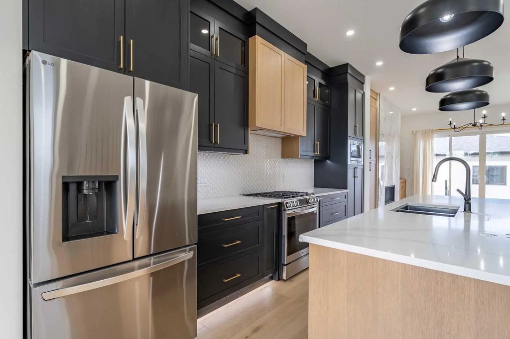 3925 74 Street Nw, Calgary
