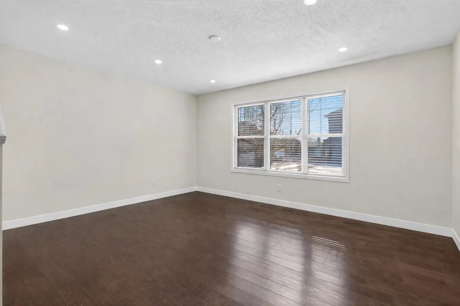 28 Elgin View Southeast, Calgary – Residential Detached Listing Photo 4