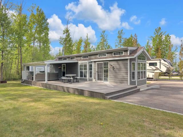 28 41310 Range Road 282  , Rural Lacombe County