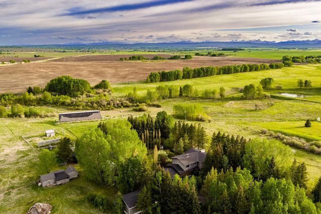 4 West Meadows Estates Road , Rural Rocky View County