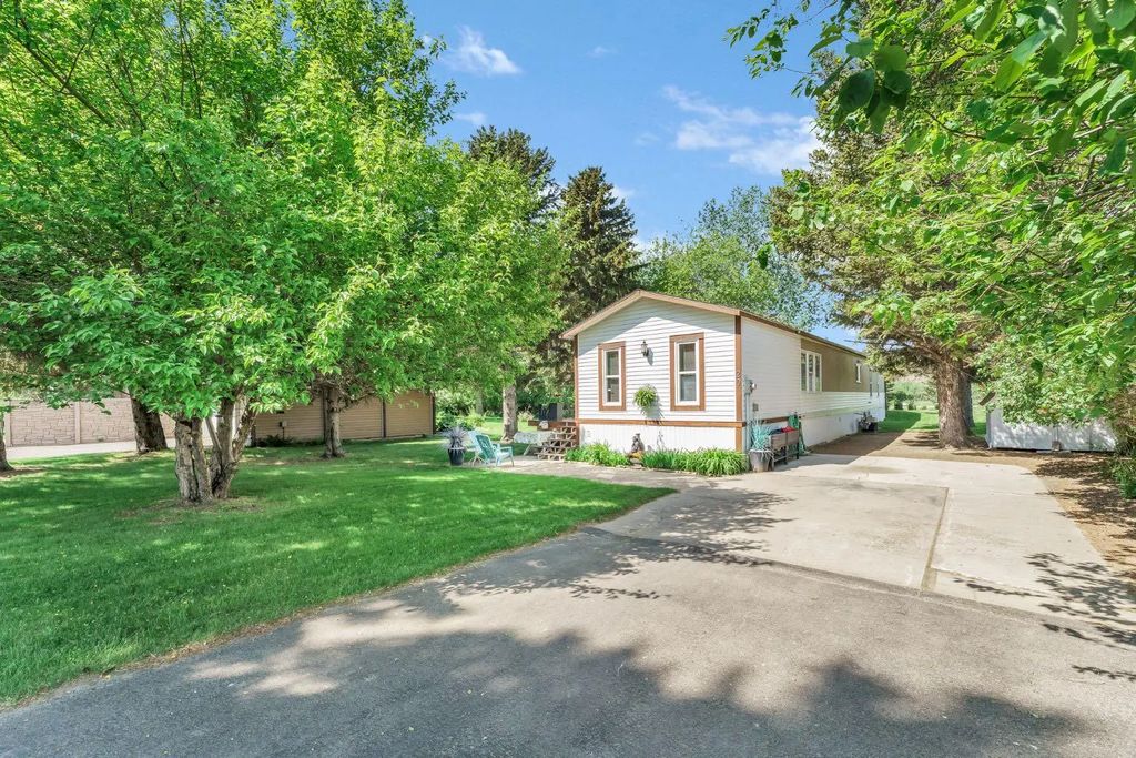 20 Josephine Avenue Sw, Redcliff