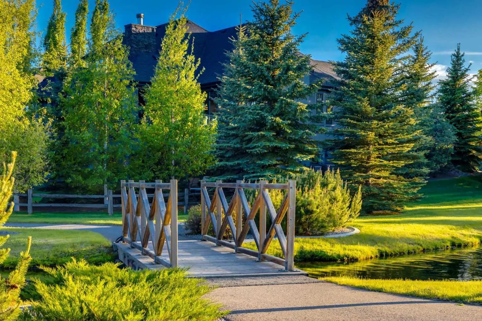 6 Heaver Gate  Heritage Pointe Alberta T1S 4K1 NONE Home For Sale