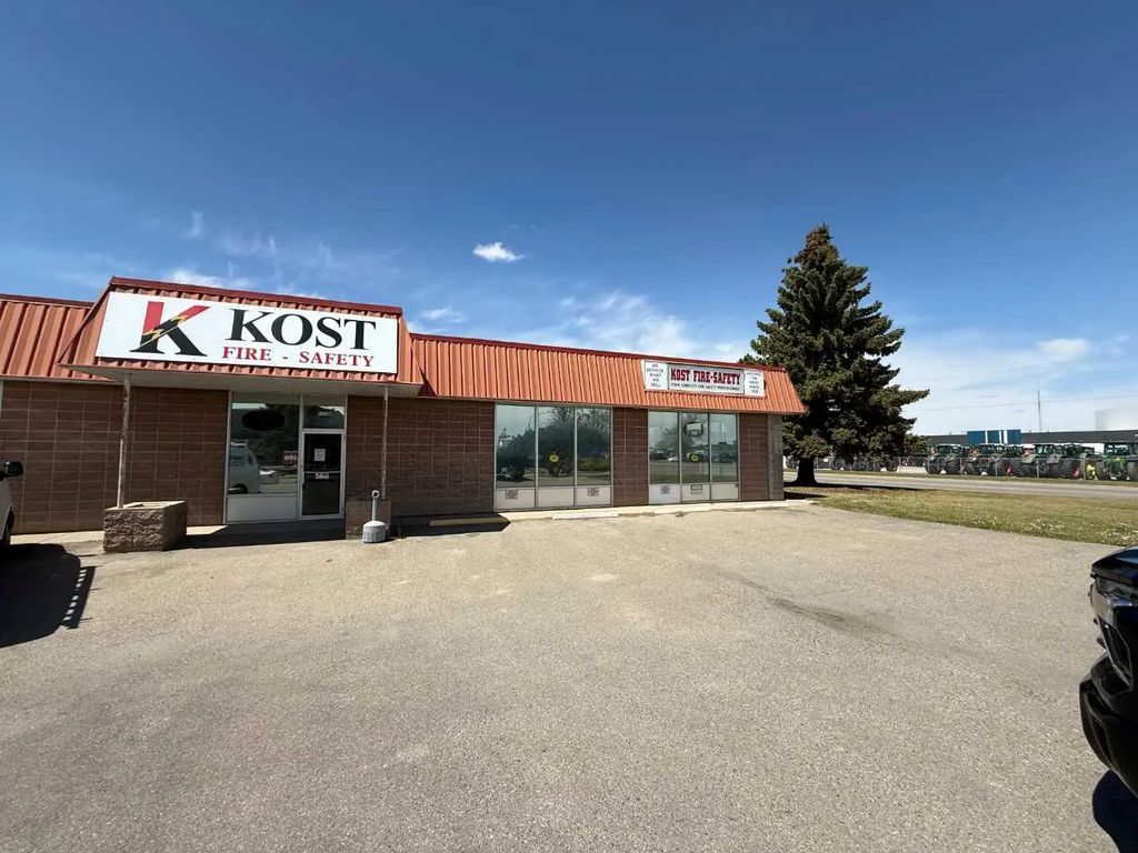 A 1710 31 Street N, Lethbridge