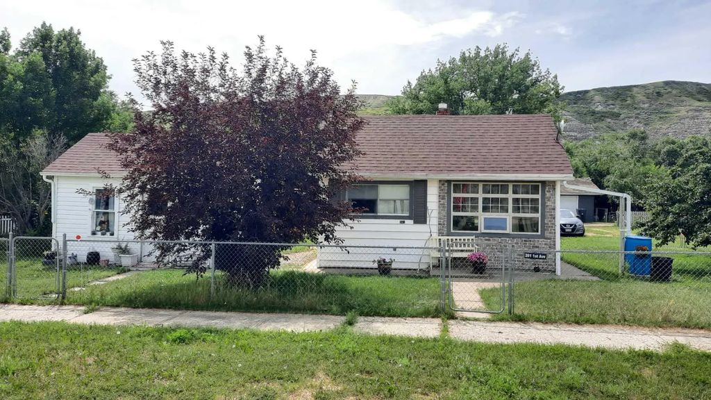 261 1 Avenue , Drumheller