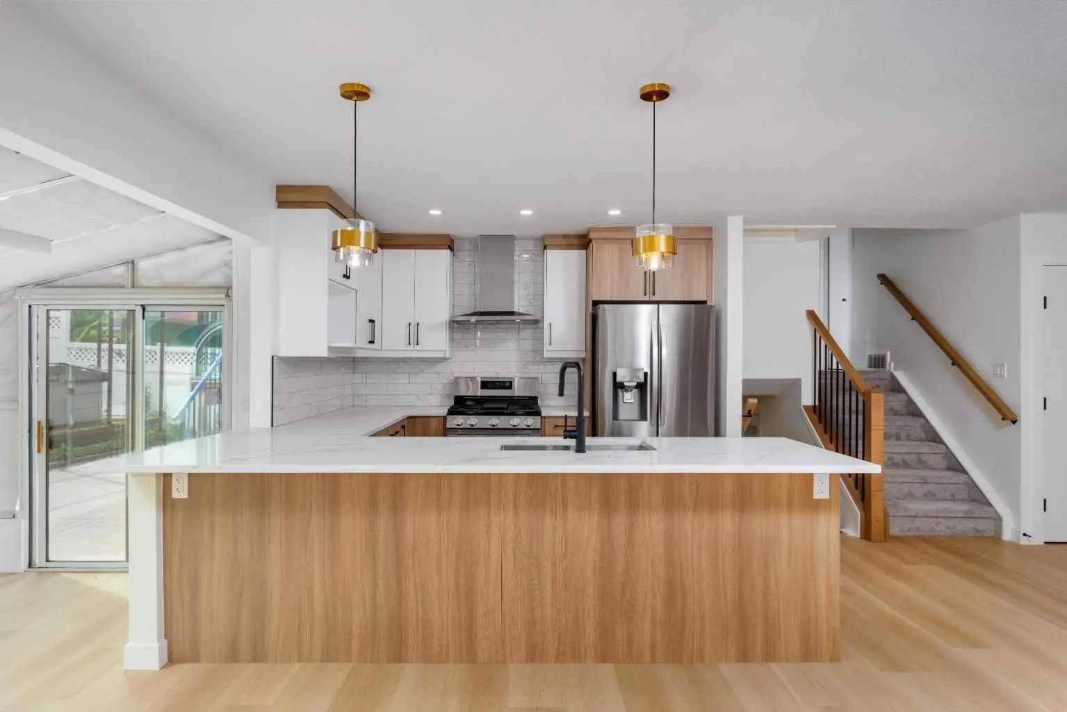 312 Queensland Road Southeast, Calgary – Residential Detached Listing Photo 2