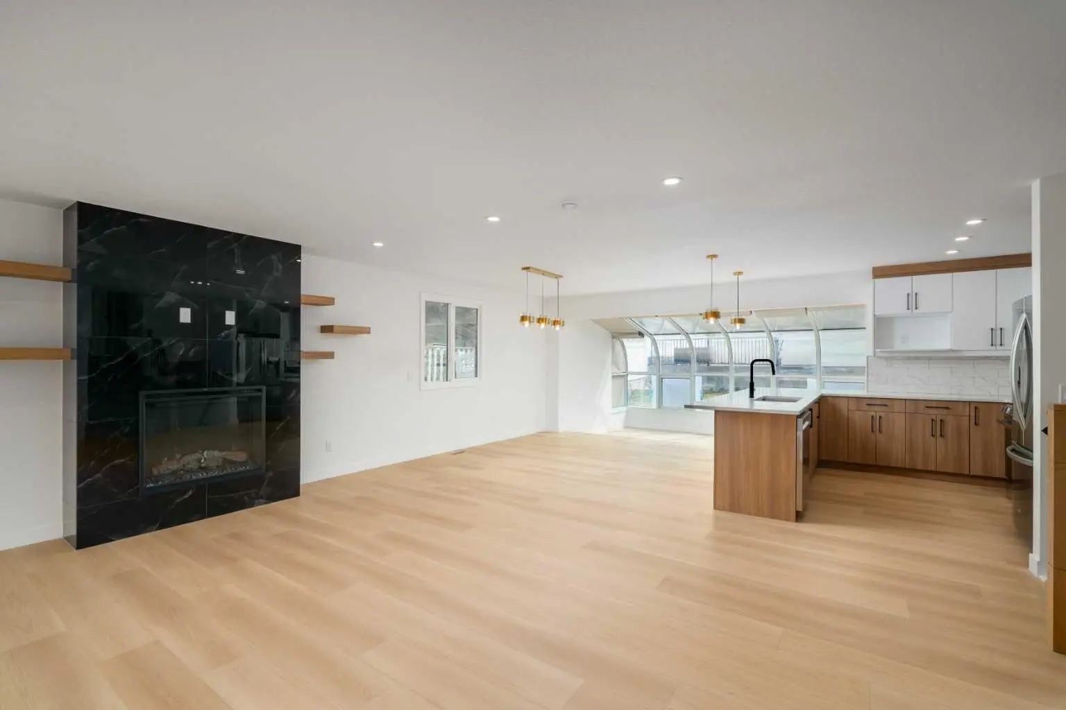 312 Queensland Road Southeast, Calgary – Residential Detached Listing Photo 6
