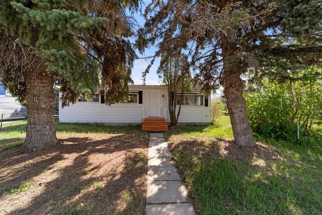 4911 54 Avenue , Viking