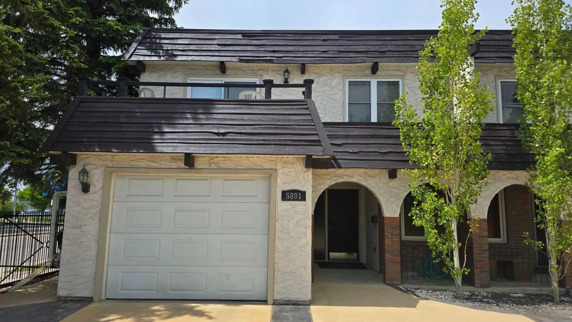 5801 Dalgleish Road Northwest, Calgary – Residential Semi Detached (Half Duplex) Listing Photo 3