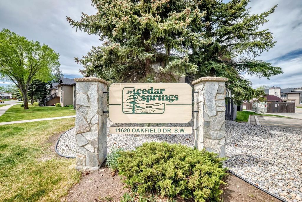 51 Cedar Springs Gardens Sw, Calgary