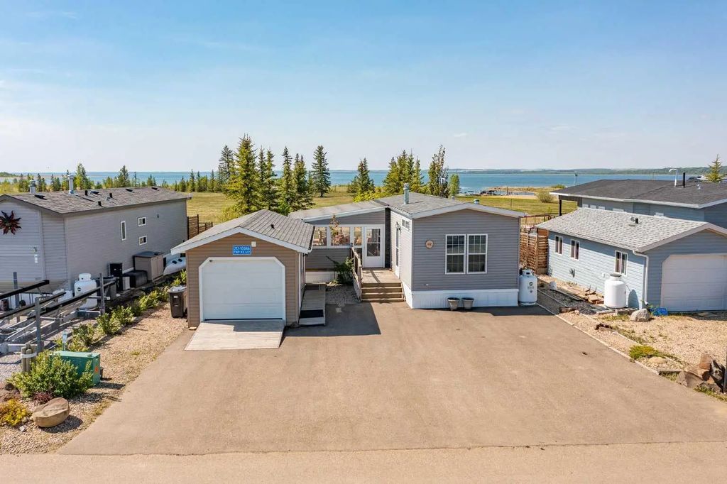 212 10046 Township Road 422  , Rural Ponoka County