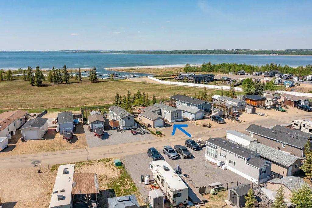 212 10046 Township Road 422  , Rural Ponoka County