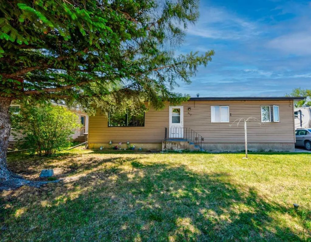 517 55 Avenue W, Claresholm