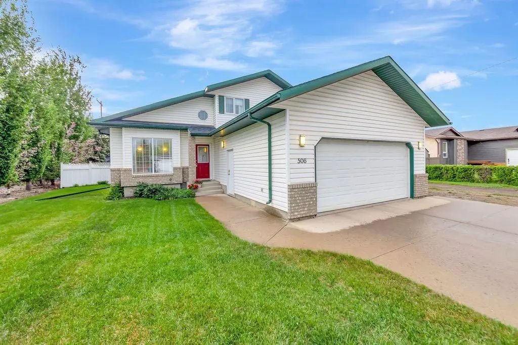 506 2nd Street E  , Maidstone