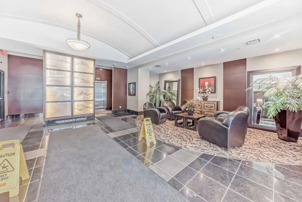 2008 920 5 Avenue Sw, Calgary