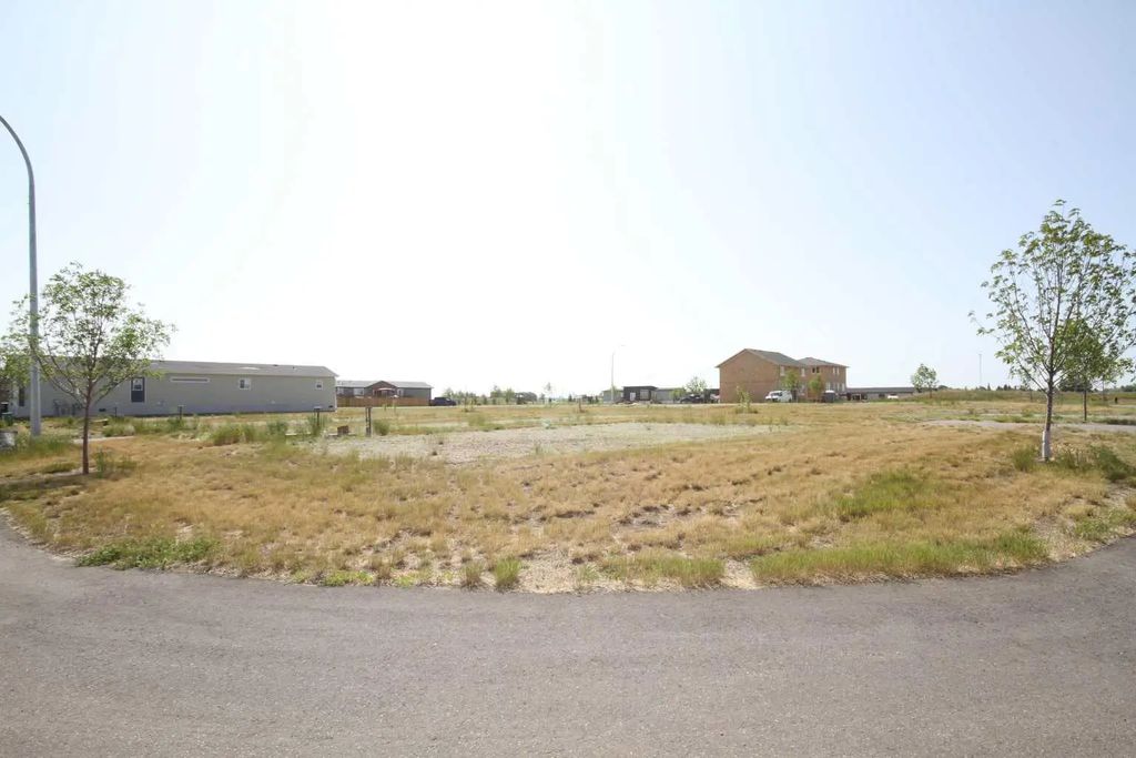 2 Meadows Way  , Taber