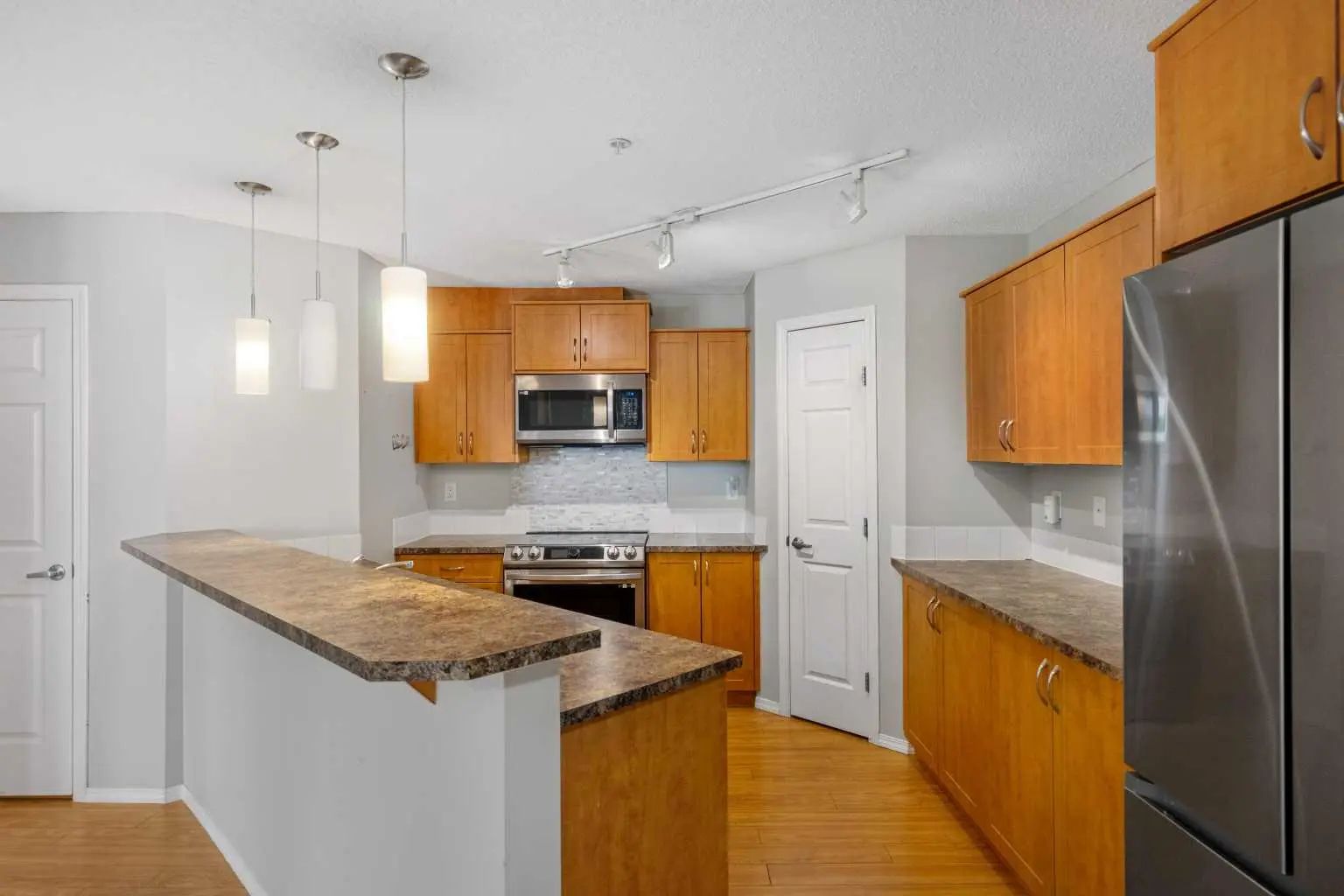 2327 700 Willowbrook Road Northwest, Airdrie – Residential Apartment Listing Photo 2