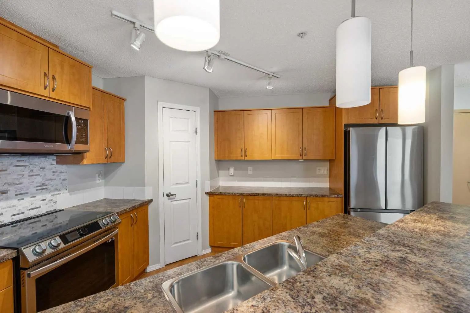 2327 700 Willowbrook Road Northwest, Airdrie – Residential Apartment Listing Photo 3