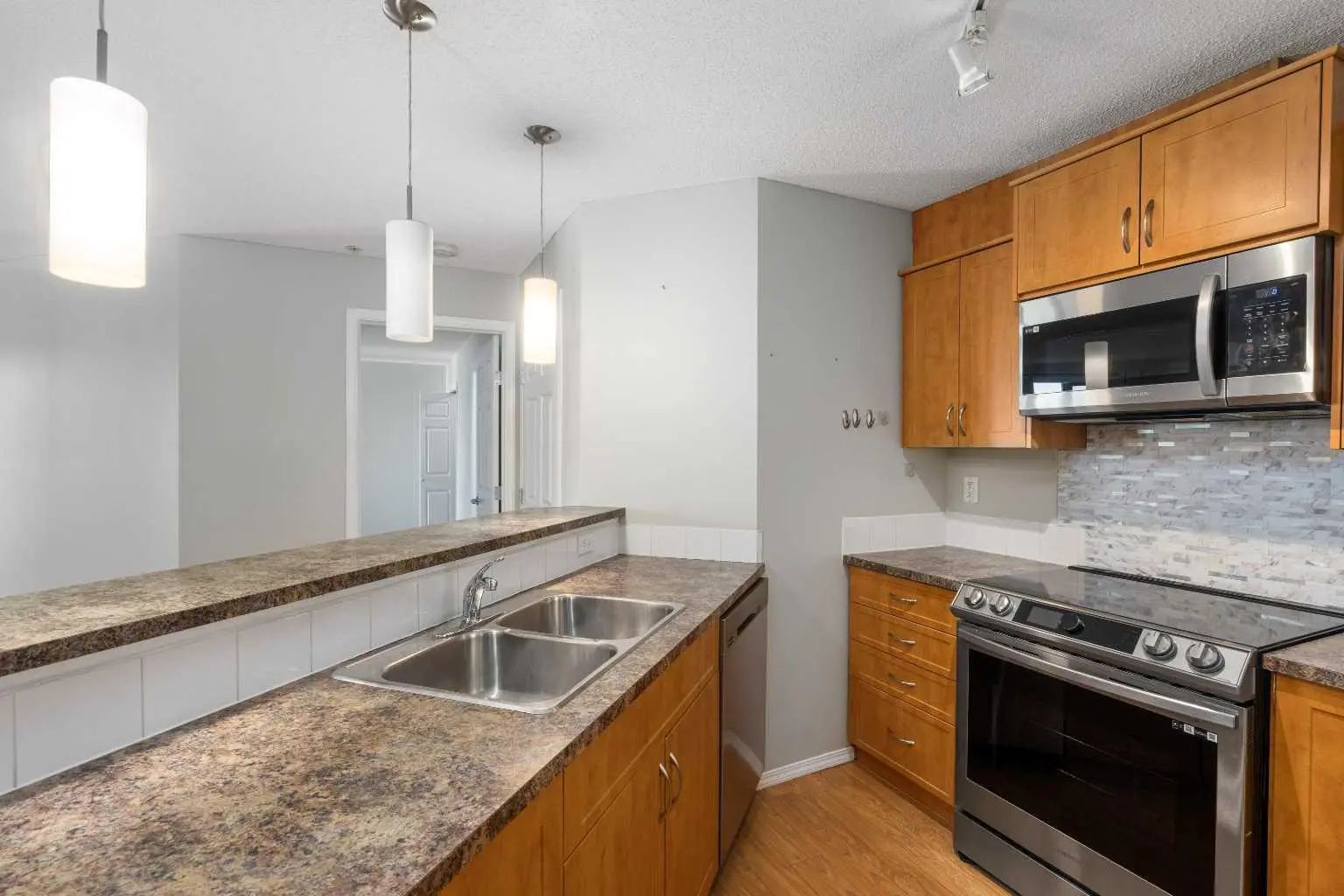 2327 700 Willowbrook Road Northwest, Airdrie – Residential Apartment Listing Photo 4