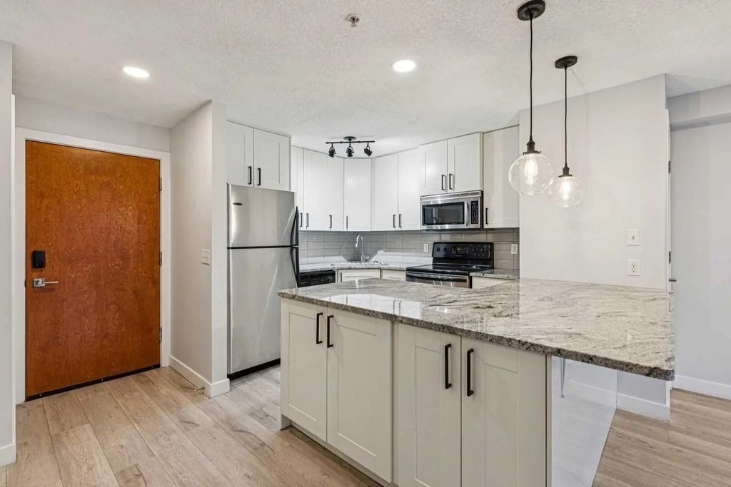 304 317 19 Avenue Sw, Calgary