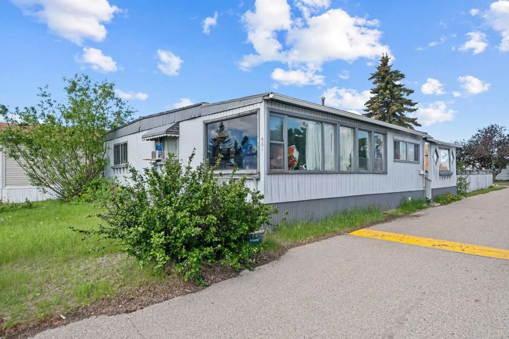 461 3223 83 Street Nw, Calgary