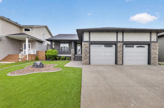 17 Viceroy Crescent , Olds