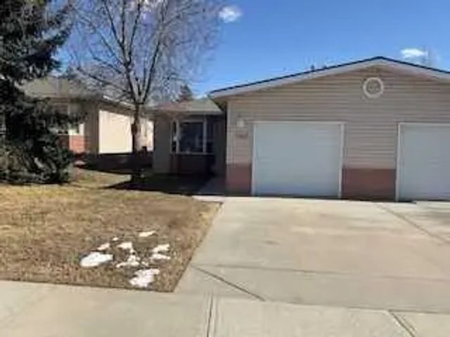 140 Dovista Court Se, Calgary