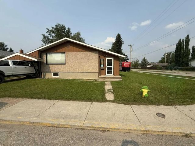 101 Simpson Street , Hinton