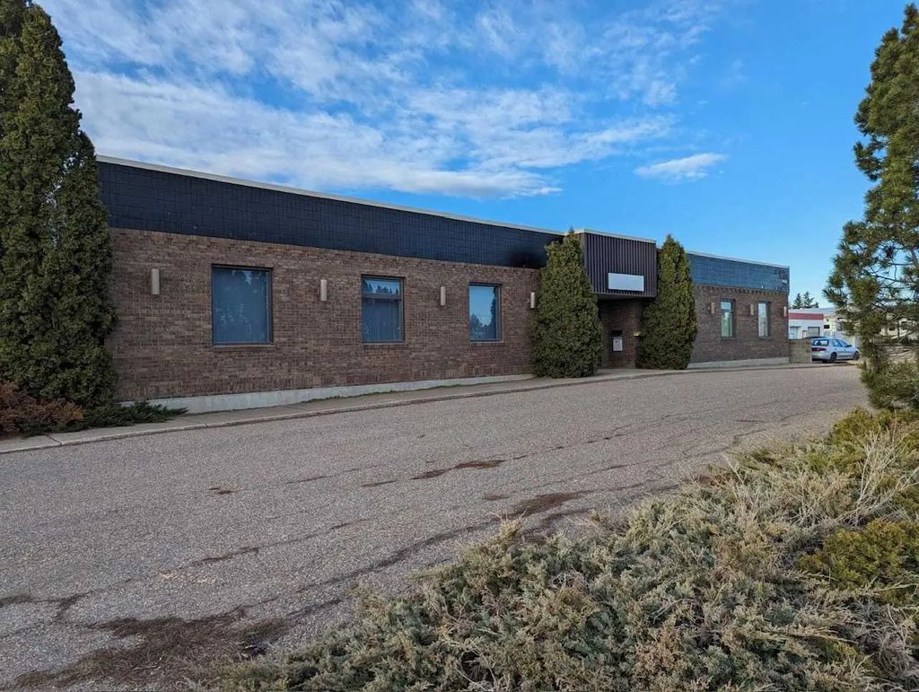 2105 20 Avenue , Coaldale