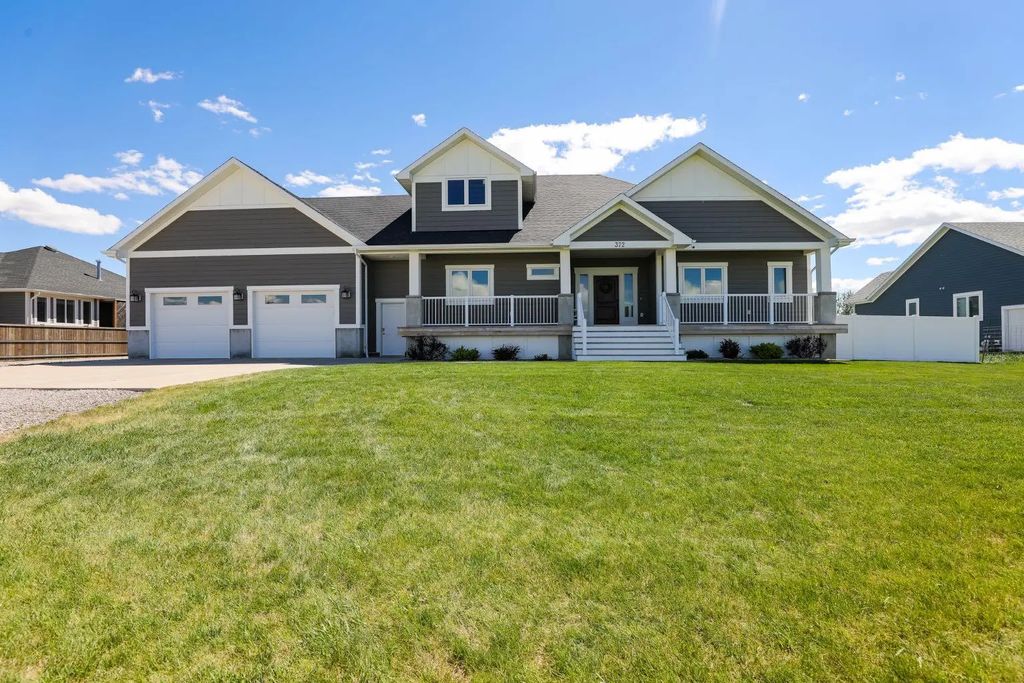 372 E 1 Avenue N, Magrath