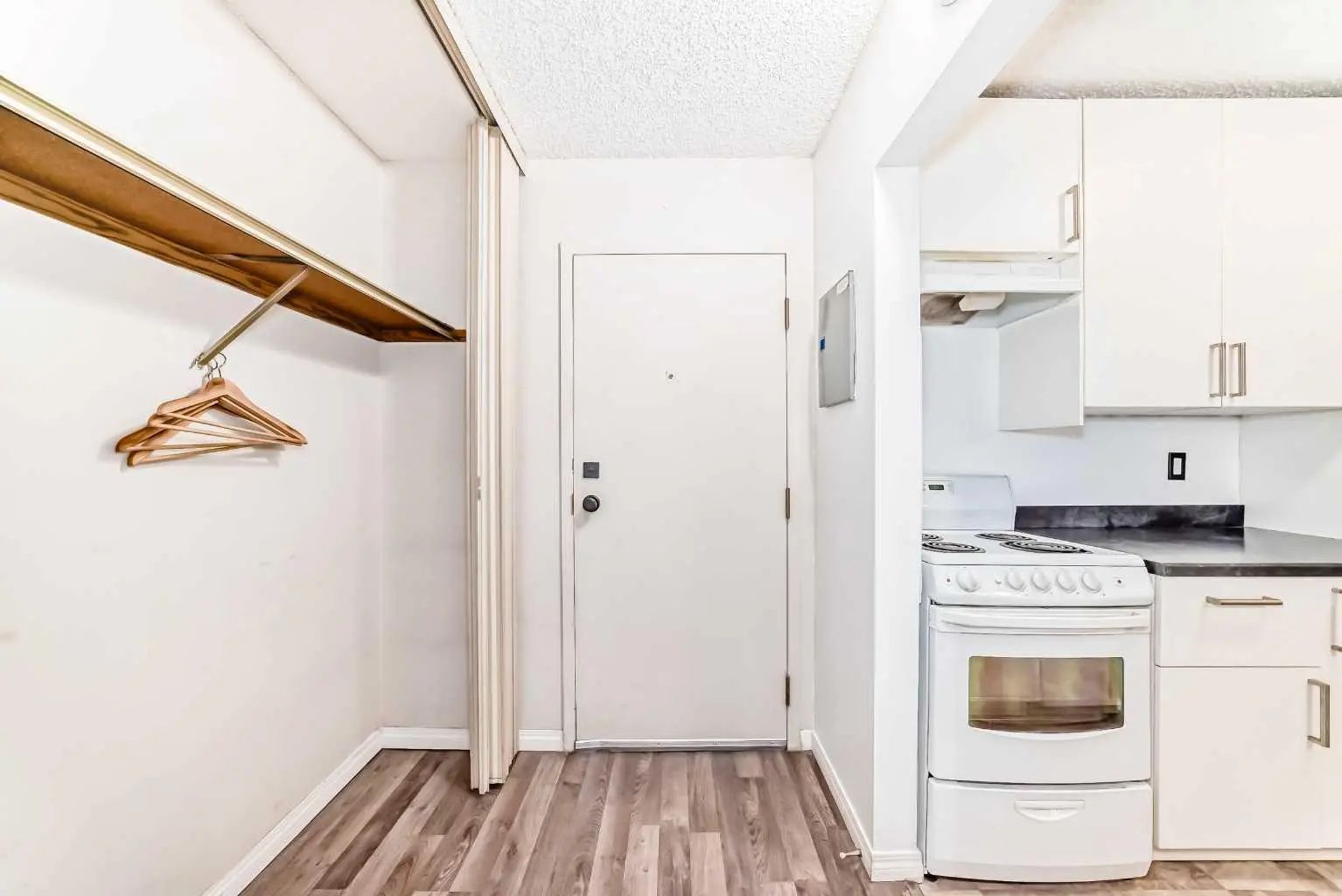 1403 221 6 Avenue Southeast, Calgary – Residential Apartment Listing Photo 4