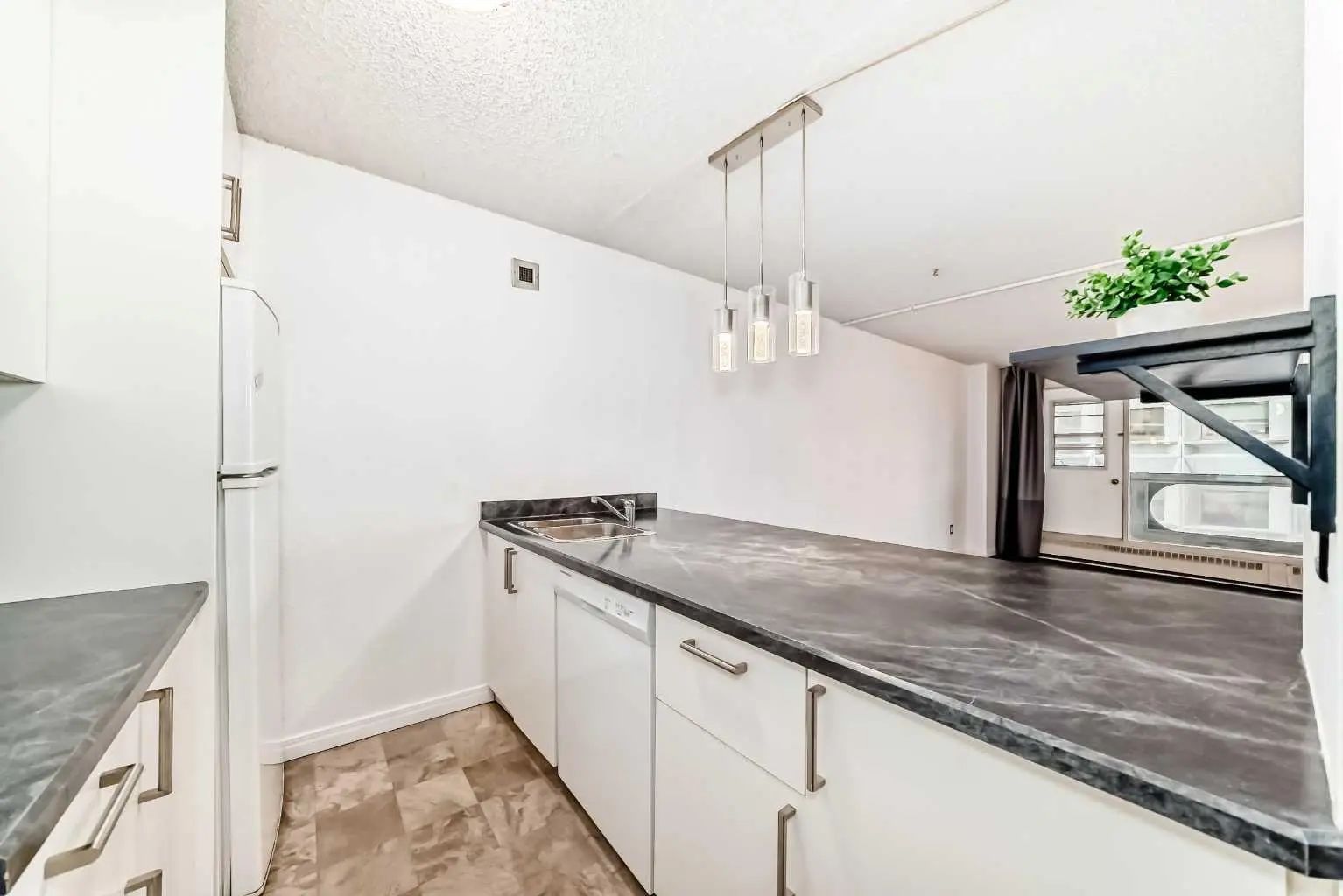 1403 221 6 Avenue Southeast, Calgary – Residential Apartment Listing Photo 5