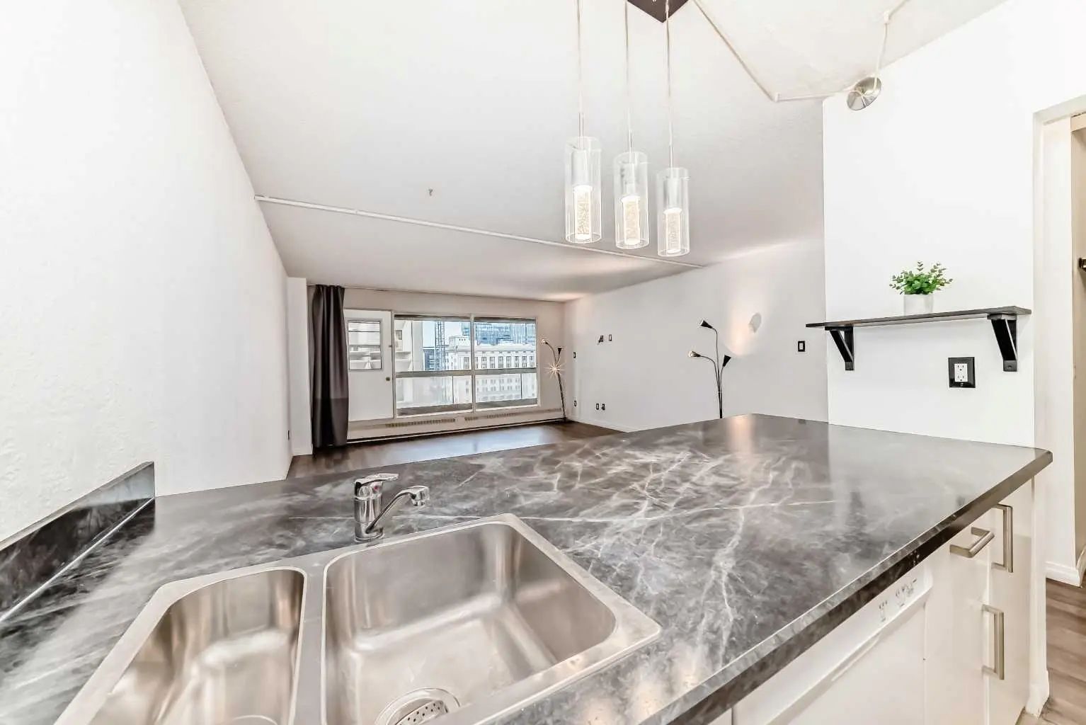 1403 221 6 Avenue Southeast, Calgary – Residential Apartment Listing Photo 7