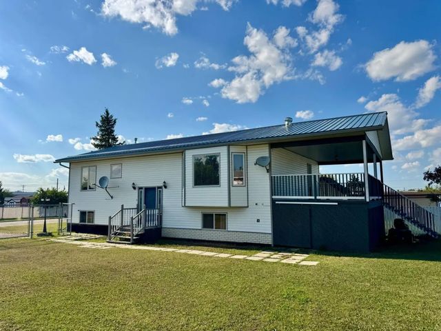 908 4 Avenue , Hines Creek