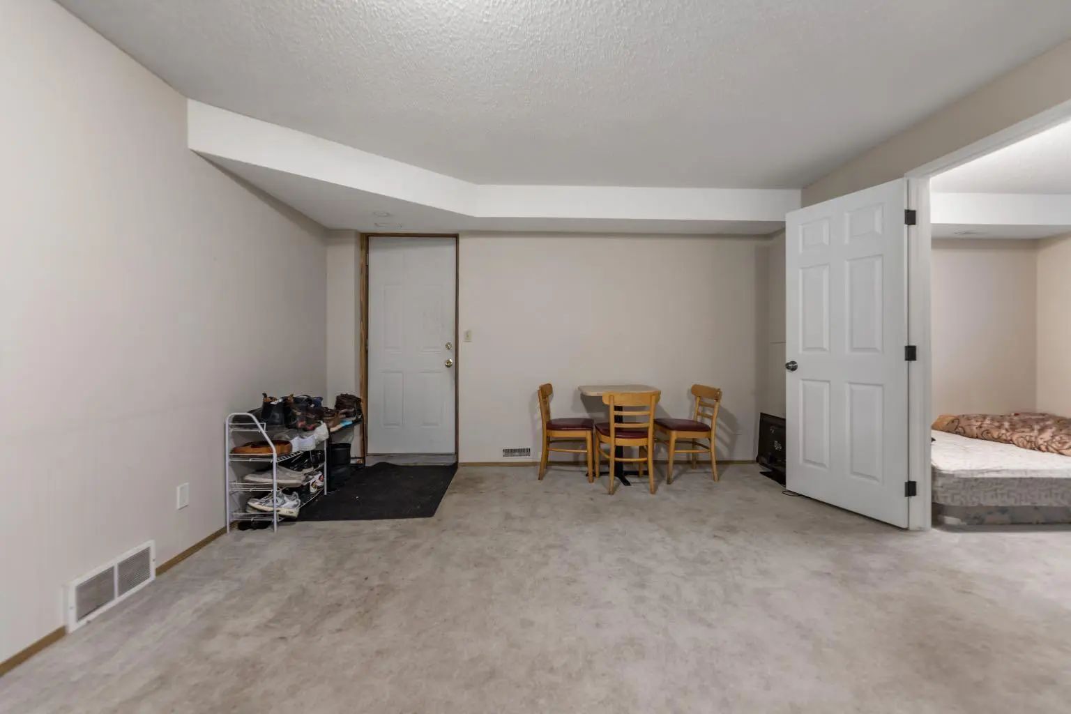 215 Carmel Close Northeast, Calgary – Residential Detached Listing Photo 18