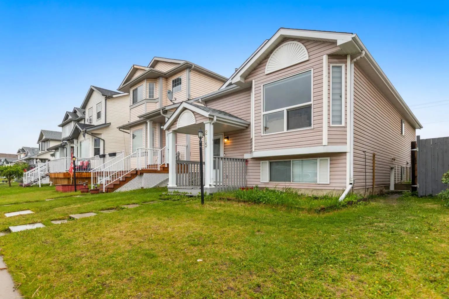 215 Carmel Close Northeast, Calgary – Residential Detached Listing Photo 3