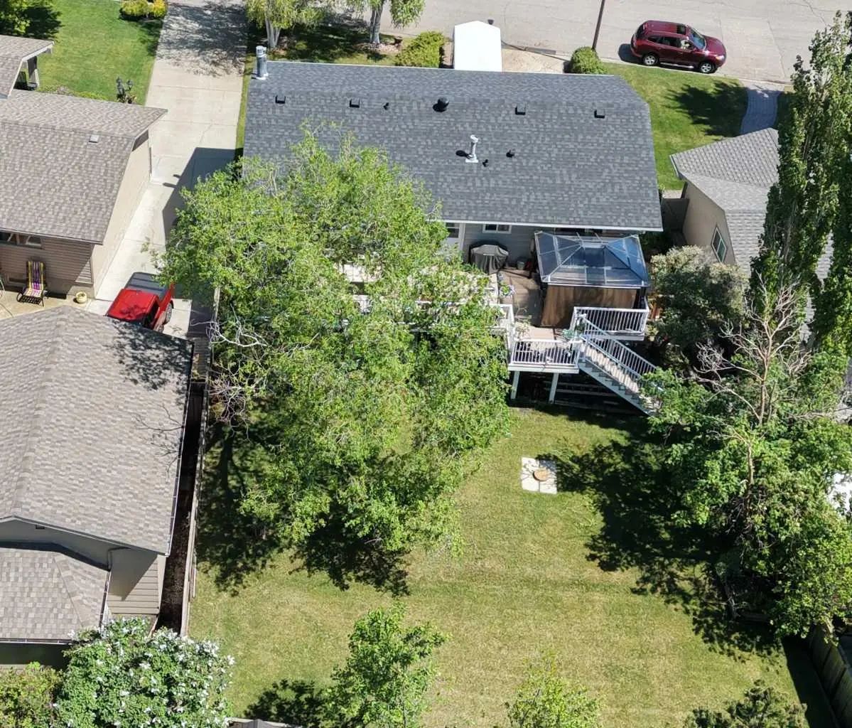 216 Cannington Place Southwest, Calgary – Residential Detached Listing Photo 2