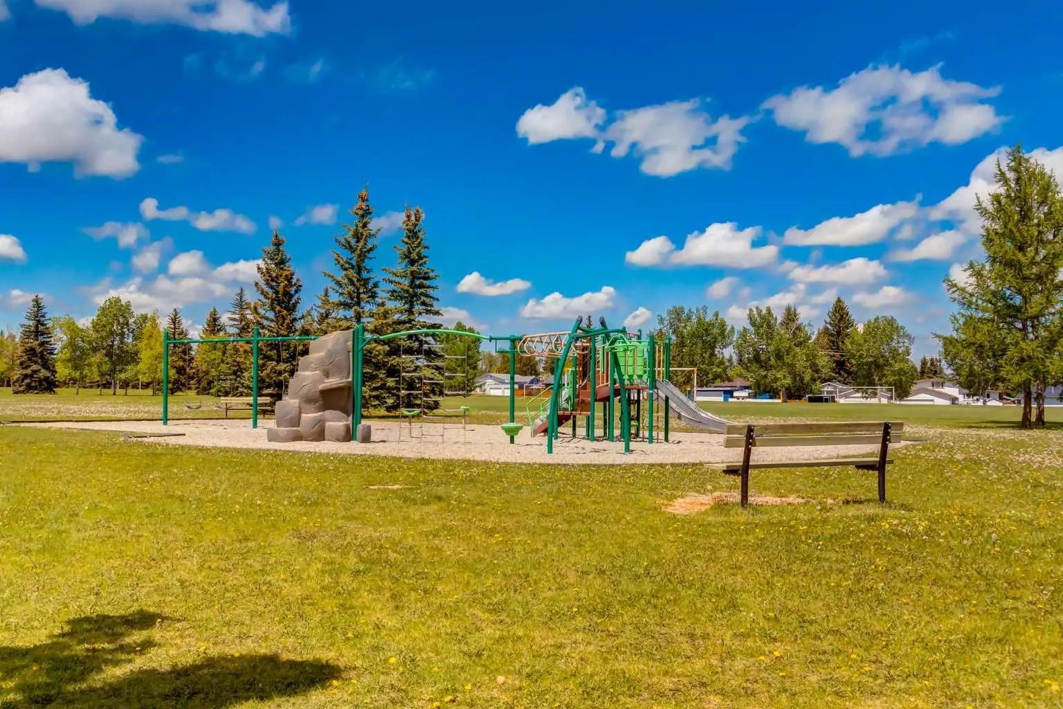 216 Cannington Place Southwest, Calgary – Residential Detached Listing Photo 41
