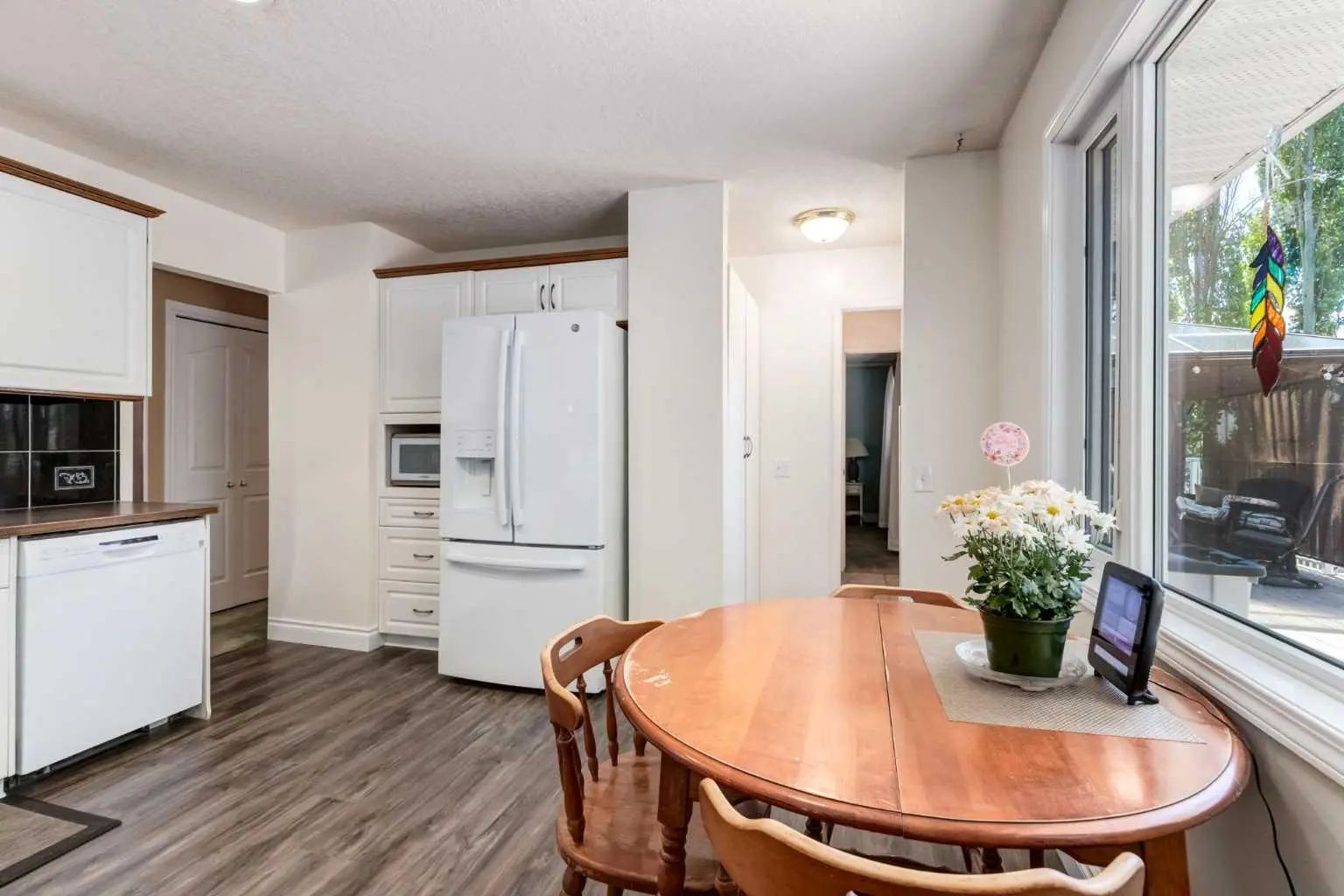216 Cannington Place Southwest, Calgary – Residential Detached Listing Photo 7