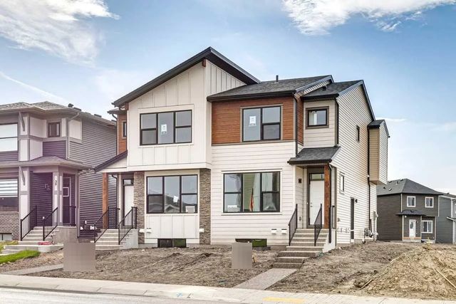 35 Lewisburg Manor Ne, Calgary