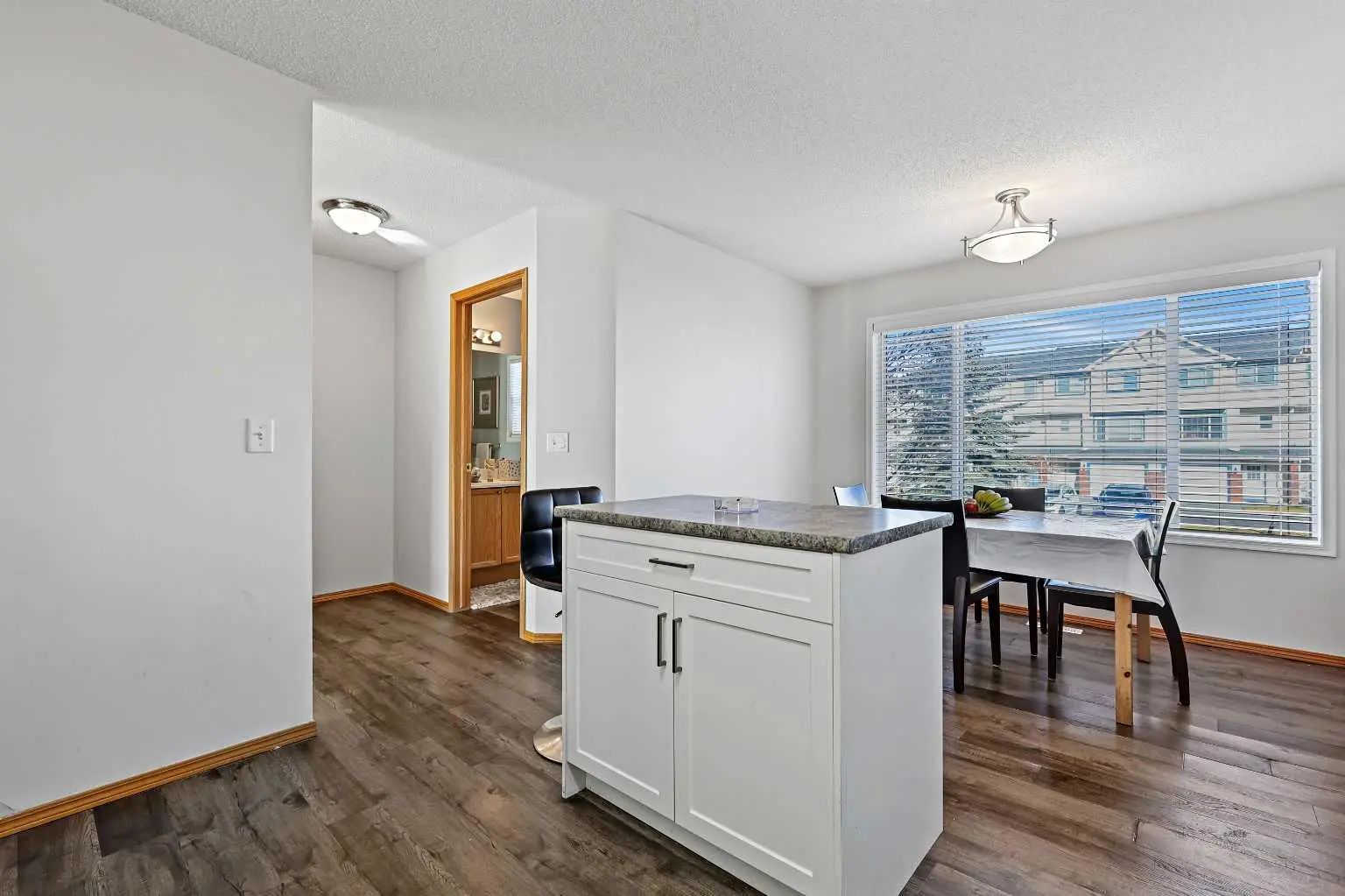258 Rocky Ridge Court Northwest, Calgary – Residential Row/Townhouse Listing Photo 11