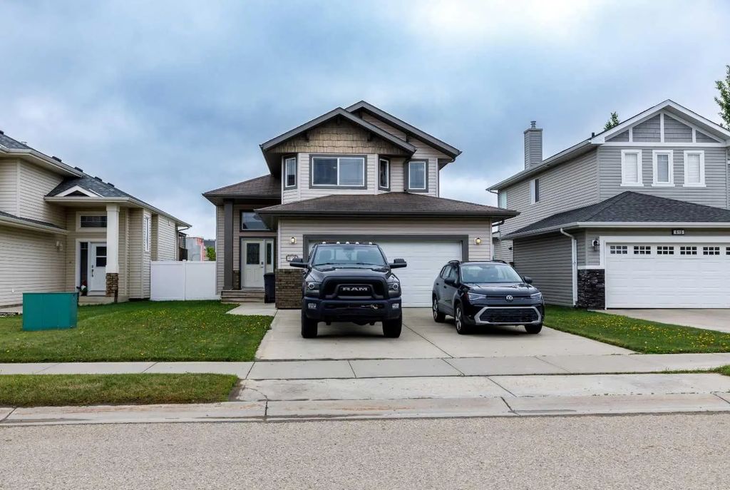 613 Oak Street , Springbrook