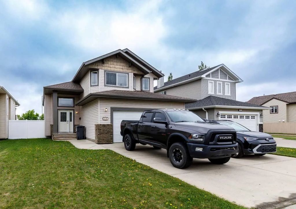 613 Oak Street , Springbrook