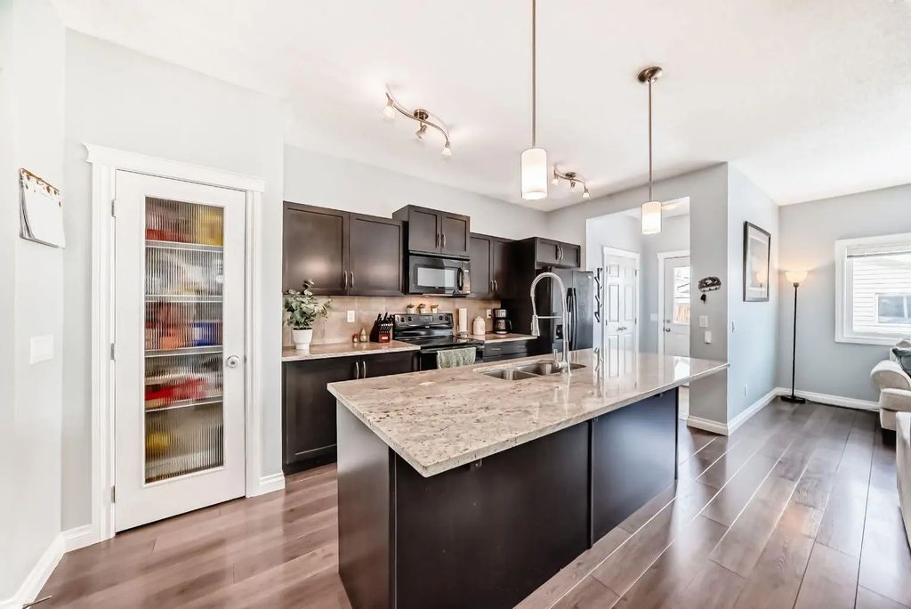10 Reunion Grove Nw, Airdrie