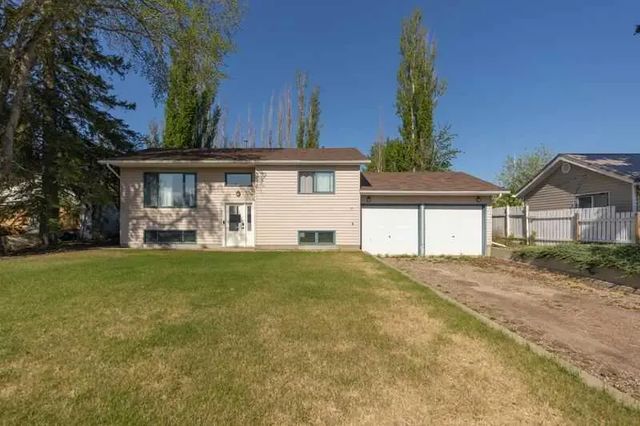 19 3rd Street West  , St. Walburg
