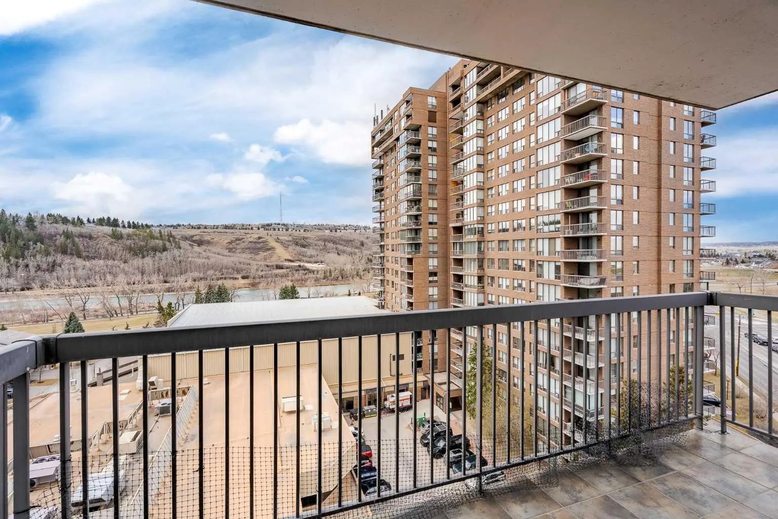 1002 145 Point Drive Northwest, Calgary – Residential Apartment Listing Photo 5