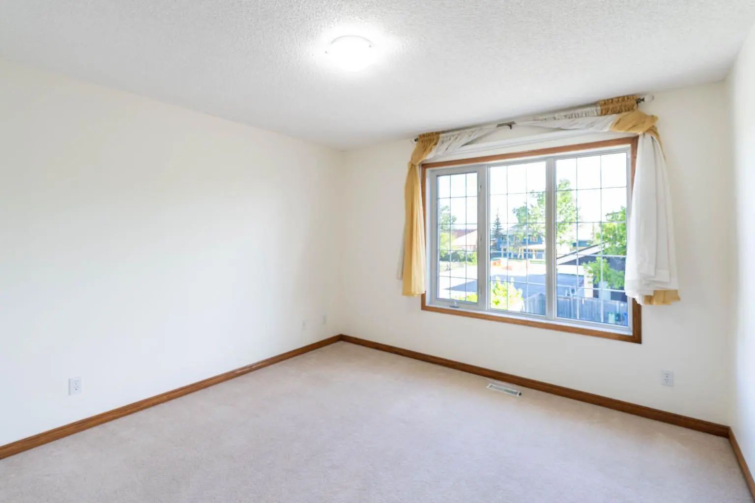 8 120 Ross Avenue , Cochrane – Residential Row/Townhouse Listing Photo 25