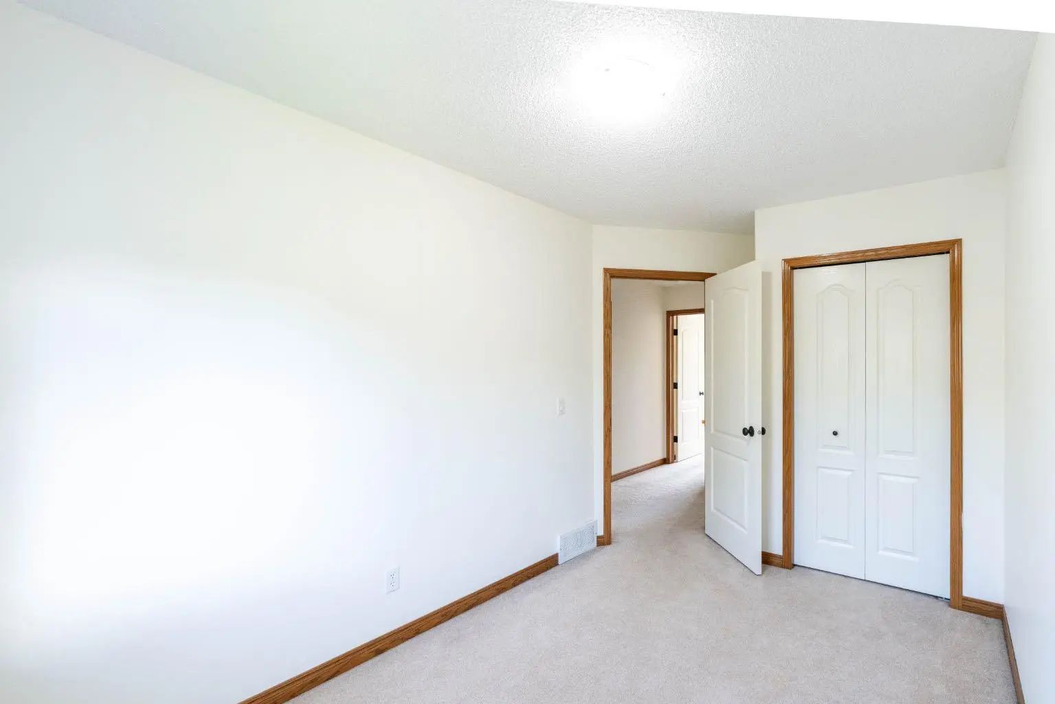 8 120 Ross Avenue , Cochrane – Residential Row/Townhouse Listing Photo 32